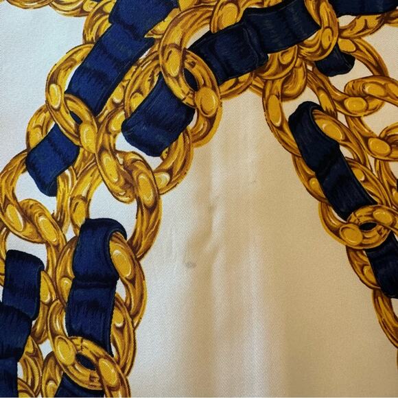 Chanel 100% Silk Scarf – Interlocking CC Logo – 34” x 34” – Neutrals - Picture 7 of 9